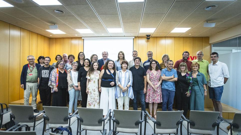 Foto de grup del professorat present i passat dels estudis de Traducció i Interpretació