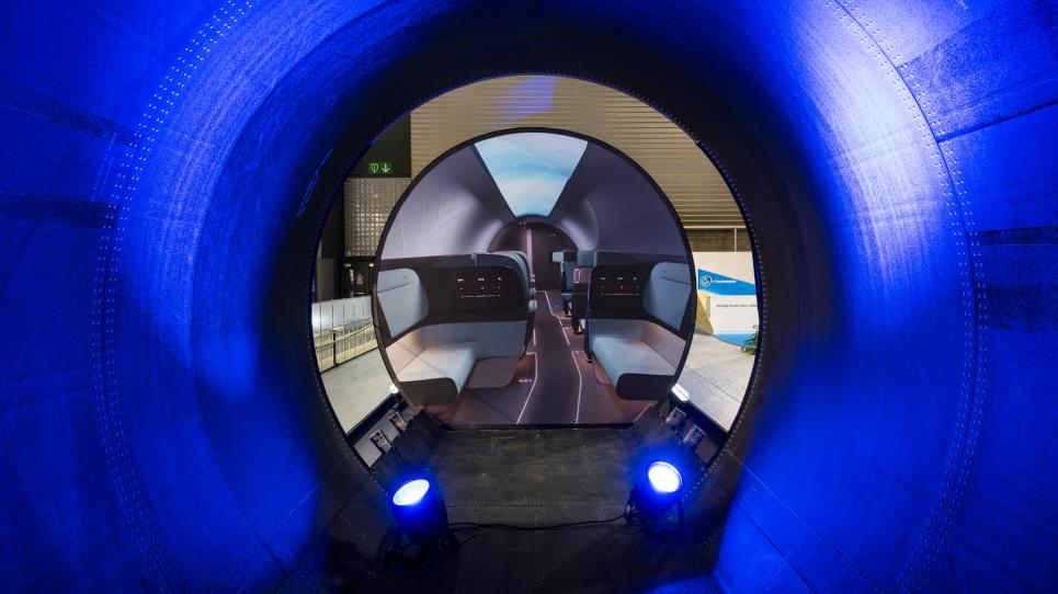 Estudiants dels graus d’Elisava han presentat al Mobile World Congress el disseny interior del tren d’alta velocitat d'HyperloopTT